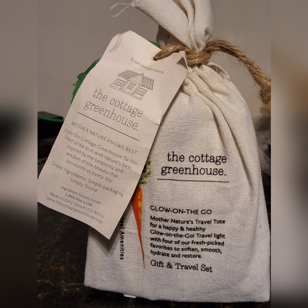 NWT THE COTTAGE GREENHOUSE GLOW-ON-THE-GO